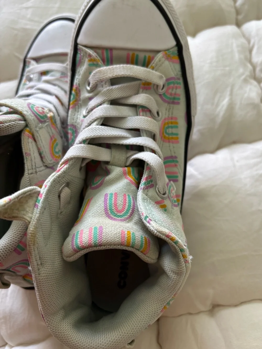 Converse Rainbow Print Midtop Sneakers Elastic Laces Light Blue Girls Size 3
